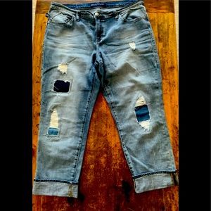 Rock & Republic Super distressed jeans